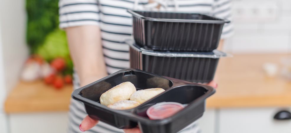 A Comprehensive Handbook to Choosing Plastic Takeout Containers For Your Food Business